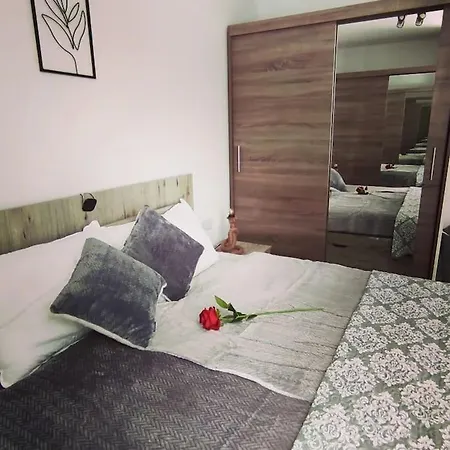 Mr.zagreb, Apartman****budite Nasi Gosti Apartment *